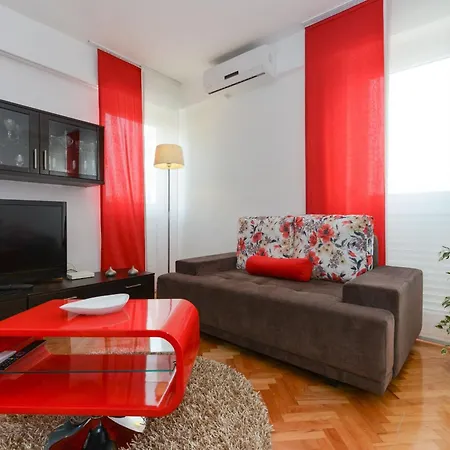 Klimatisierte Am Roemischen Forum Apartman *