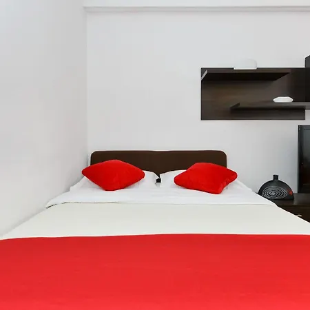 Klimatisierte Am Roemischen Forum Apartman