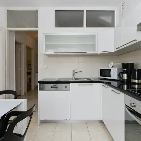 Klimatisierte Am Roemischen Forum Apartman *